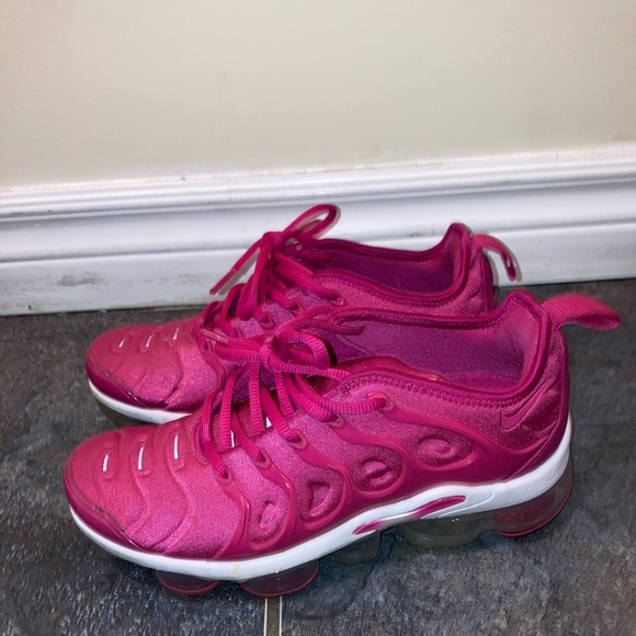 Women’s Vapormax plus hot pink magenta - Picture 3 of 3